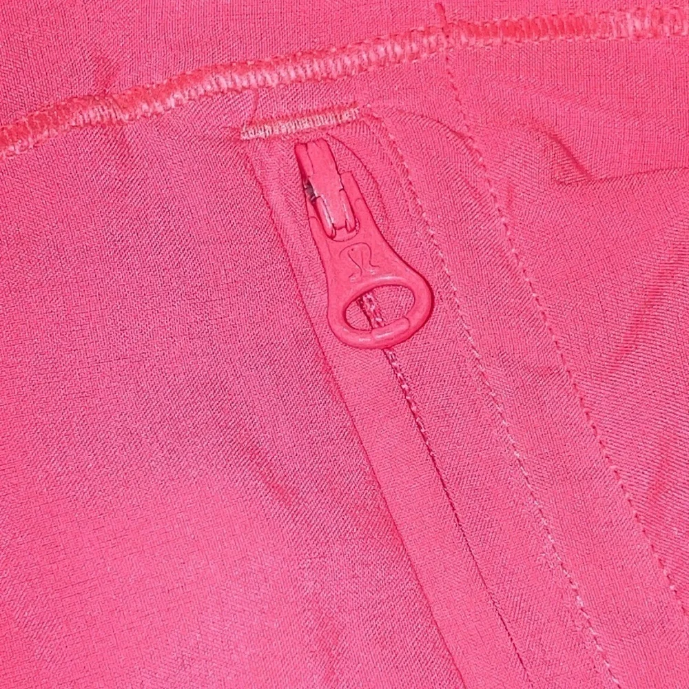 Lululemon Hotty Hot Short 2”  Flash Light Size 6 - Picture 12 of 15